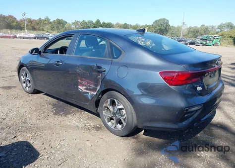 2021 Kia Forte Lxs z USA, uszkodzony, nr VIN 3KPF24AD6ME388037